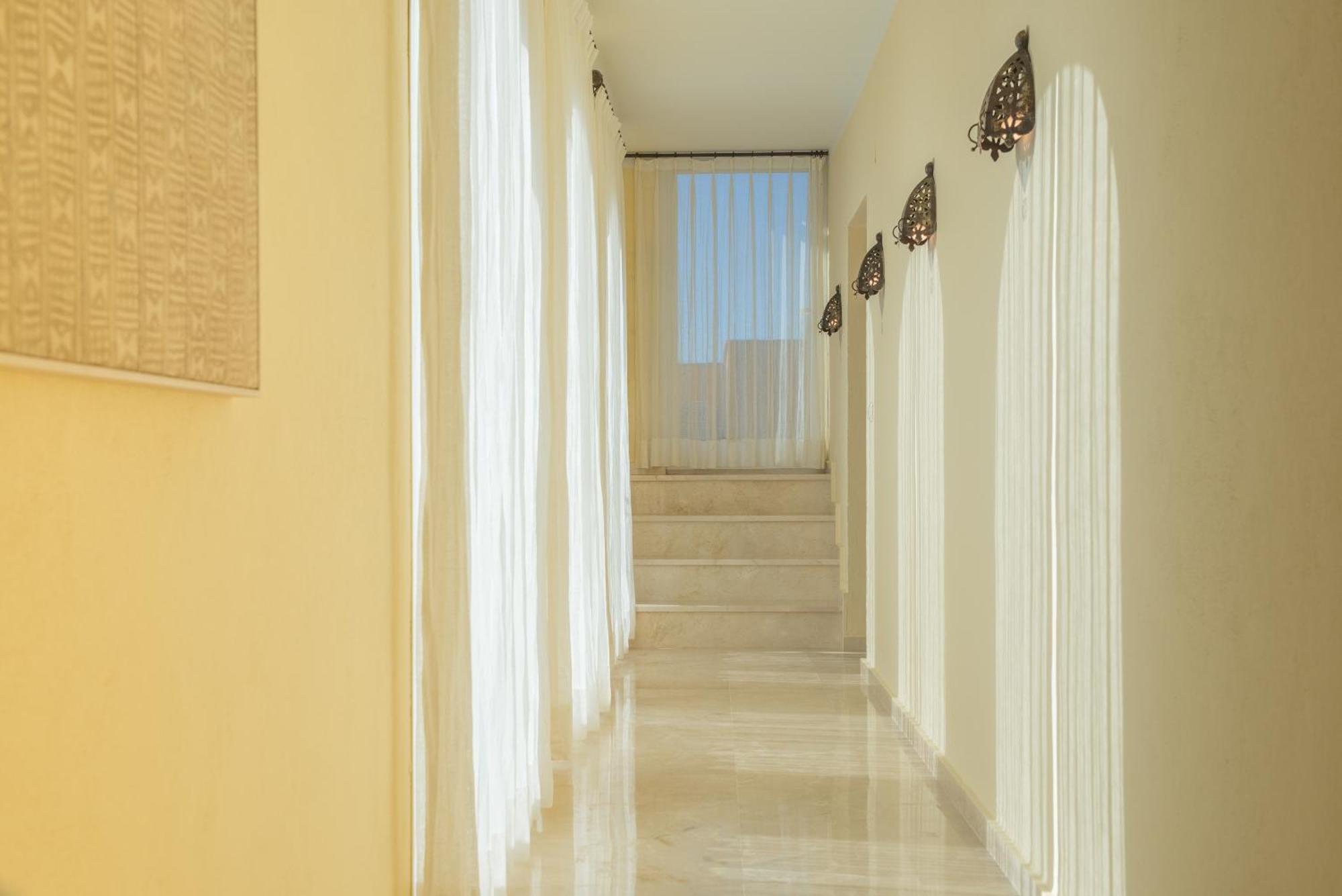 Resort Villas Andalucia 베날룹카싸스비에야스 객실 사진