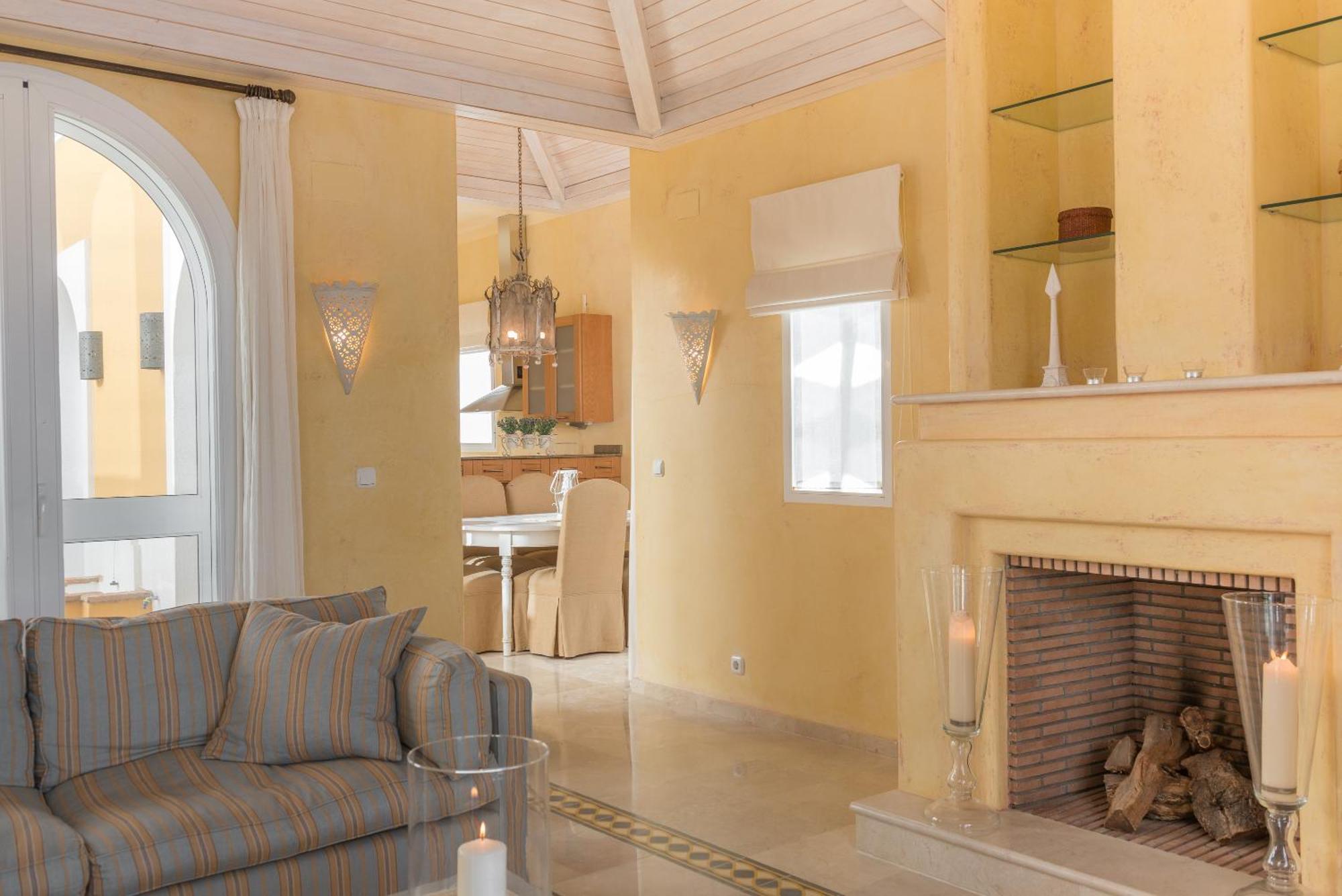 Resort Villas Andalucia 베날룹카싸스비에야스 객실 사진