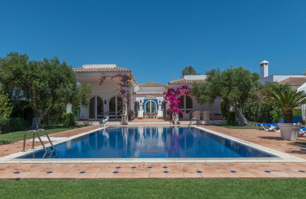 Resort Villas Andalucia 베날룹카싸스비에야스 외부 사진